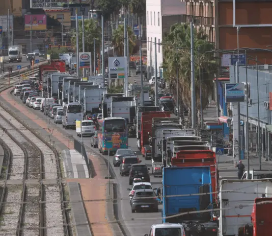 Rimossi nella notte i blocchi stradali dei tir in Campania