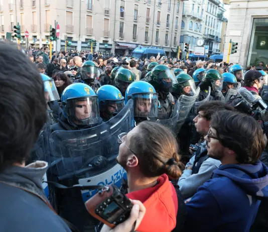 Allarme cortei, piazze blindate: in corso decine di nuove manifestazioni. Individuato l’ideatore del movimento 17 ottobre / Foto e Video