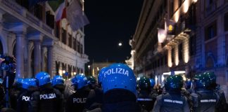 Manifestazioni in tutta Italia, 9 arresti e 87 denunce: scontri e feriti, a Roma forzati gli ingressi del Colosseo / Foto e Video