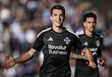 Douvikas trascina il Como con una doppietta, Sassuolo al tappeto 2-0