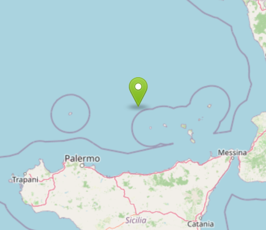 Prosegue lo sciame sismico nel Tirreno meridionale al largo di Palermo, nuova scossa di magnitudo 4.6. Evacuati uffici e scuole, allerta maremoto
