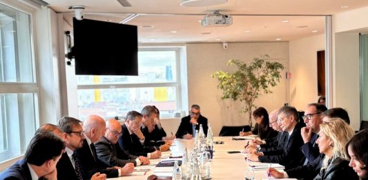 Distretto Manufatturiero Unico del Nord, 5 Regioni incontrano ABI e Confindustria