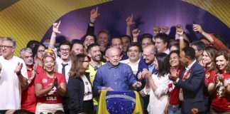 Lula rieletto presidente in Brasile, Bolsonaro contesta il risultato