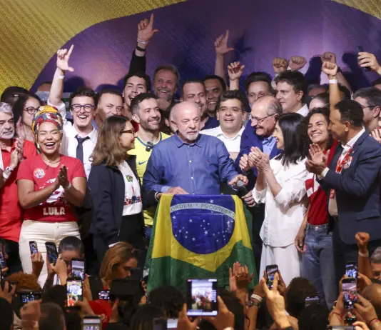 Lula rieletto presidente in Brasile, Bolsonaro contesta il risultato