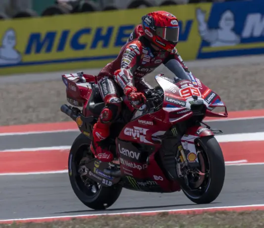 MotoGP, in Indonesia Marquez vince la sprint e si porta in testa al Mondiale