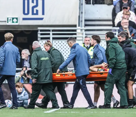 Injury scare for Martinez during Everton-Chelsea match