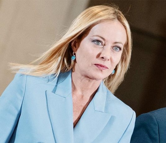 Meloni in Kuwait per un incontro con l’Emiro, focus su energia e difesa