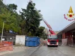 Ondata di maltempo nel Napoletano, frana a Mergellina. In 2 giorni 150 interventi dei Vigili del fuoco