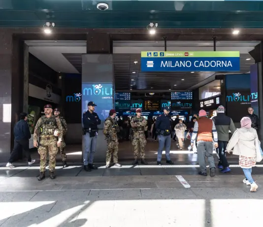 Allarme cortei, oltre 150 perquisizioni a Milano e in altre 20 città. Oggi decine di nuove manifestazioni in tutta Italia
