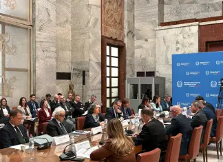 Lotta alla contraffazione, firmato un protocollo Mimit-Anci-Indicam. Urso “Serve una risposta globale a partire dai territori”