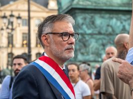 Al via le primarie della sinistra in Francia, sfida a cinque in vista delle presidenziali 2027