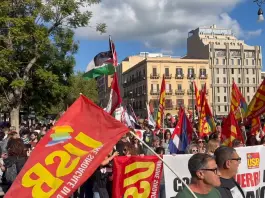 A Palermo manifestanti in corteo contro guerra e carovita: “Blocchiamo tutto” / Video
