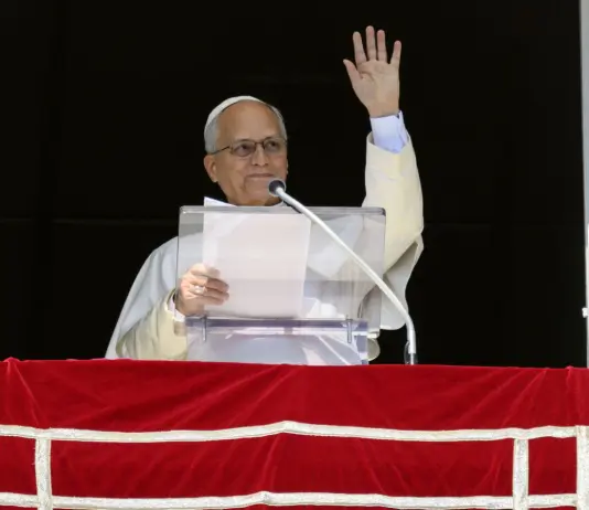 Papa Leone, l’annuncio durante l’Angelus: “Ho un nodulo al polmone, dovrò sottopormi a un’operazione”