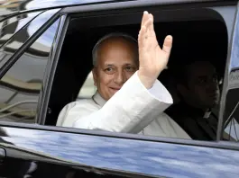 Papa Leone XIV rientrato in Vaticano, il chirurgo: “Può viaggiare”