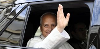 Papa Leone XIV rientrato in Vaticano, il chirurgo: “Può viaggiare”
