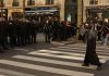 Protesta degli studenti in Francia, scontri a Parigi. Lecornu “Violenza inaccettabile”