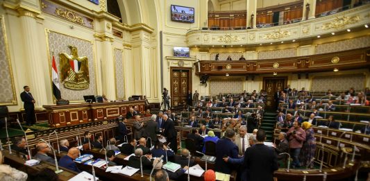 Egitto, il Parlamento approva il sostegno militare all’Arabia Saudita