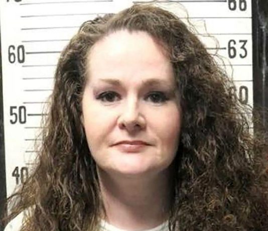 Christa Pike dimessa dall’ospedale, la donna sopravvissuta a due iniezioni letali torna in carcere