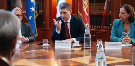 La Polizia di Stato sigla un’intesa con la Fondazione Banco di Napoli per proteggere i più giovani dalle minacce online