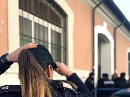 Dosi offerte al cliente “sbagliato”, spaccio su “motore” e segnalazioni tramite YouPol, 5 arresti alle porte di Roma