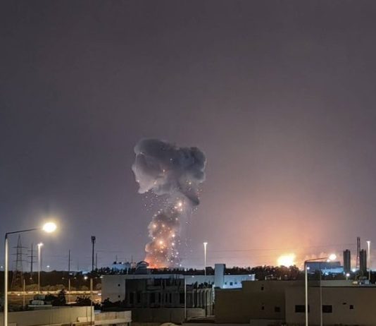 Nuovo attacco all’aeroporto di Riad in Arabia Saudita, un morto e 11 feriti