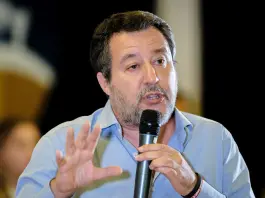 Lega, si dimettono Salvini e i vicesegretari in vista del prossimo Congresso straordinario del partito