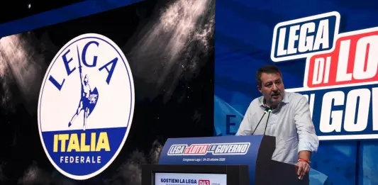 Matteo Salvini riconfermato segretario della Lega con 465 voti: “In Cdm dirò basta soldi e armi all’Ucraina”