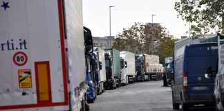 Salvini incontra le associazioni nazionali dell’autotrasporto: “L’inizio di un percorso”. Revocato il fermo dei tir in Sicilia