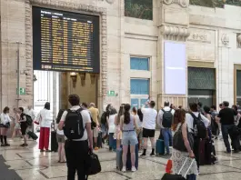 Domani lo sciopero generale, l’Italia si ferma: tornano in piazza gli studenti. Vertice al Viminale, previsto dispositivo per isolare i violenti
