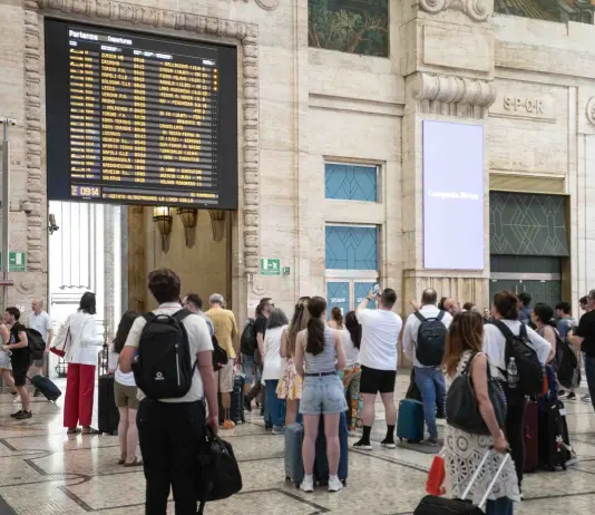 Domani lo sciopero generale, l’Italia si ferma: tornano in piazza gli studenti. Vertice al Viminale, previsto dispositivo per isolare i violenti