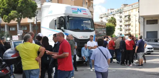 Protesta degli autotrasportatori siciliani contro il caro carburante, presidi a Palermo, Messina e Catania