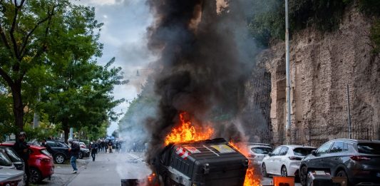 Cortei, 60 perquisizioni in 23 città per incitamento alla violenza sui social