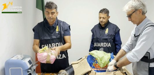 Contrasto ai traffici illeciti transnazionali, sequestrati 28 kg di argento all’aeroporto di Fiumicino