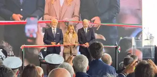 Salone Nautico di Genova, la sindaca Salis esclusa dal taglio del nastro con la premier Meloni: scoppia il caso / Video