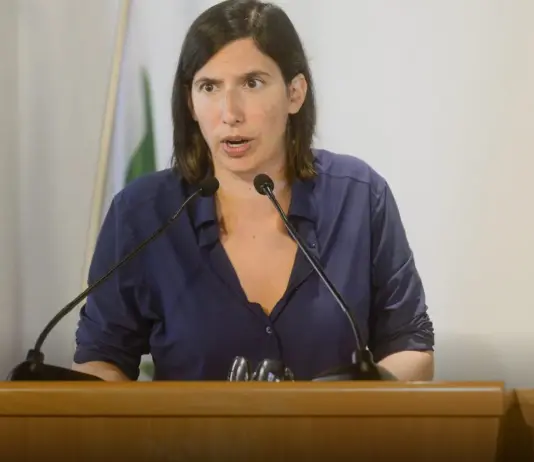 Schlein a Meloni: “Avete fallito, andate a casa”. La replica della premier: “Due settimane per rispondermi con 10 falsità”