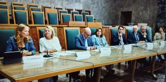 Intelligenza artificiale sul banco degli imputati, a Bari “Il processo” tra rischi e opportunità