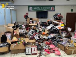 Palermo, sequestrati 2 milioni di articoli irregolari tra addobbi e decorazioni