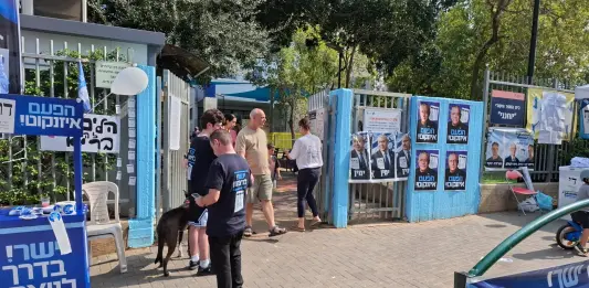 Israele, urne aperte per le elezioni: oltre 7,3 milioni di elettori chiamati al voto. Alle 12 affluenza al 31,5%
