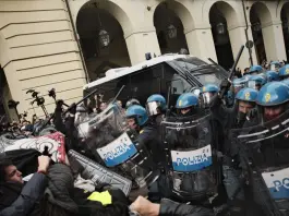 Scontri al corteo di Torino, identificate 413 persone: 25 denunce e 2 arresti