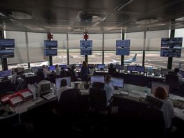 Anomalie sulla rete di trasmissione dati, traffico aereo ridotto del 50% in tutta Italia. Enav esclude “attività malevole”