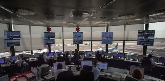 Anomalie sulla rete di trasmissione dati, traffico aereo ridotto in tutta Italia. Enav al lavoro per ripristinare la piena funzionalità