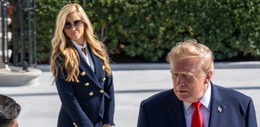 L’America scalpita per votare, mentre si annuncia il peggio di Trump