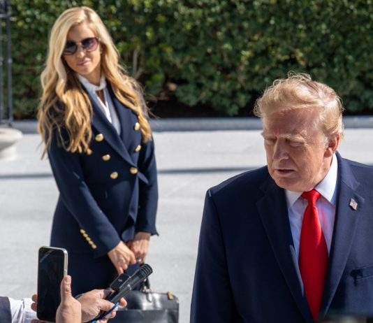 L’America scalpita per votare, mentre si annuncia il peggio di Trump