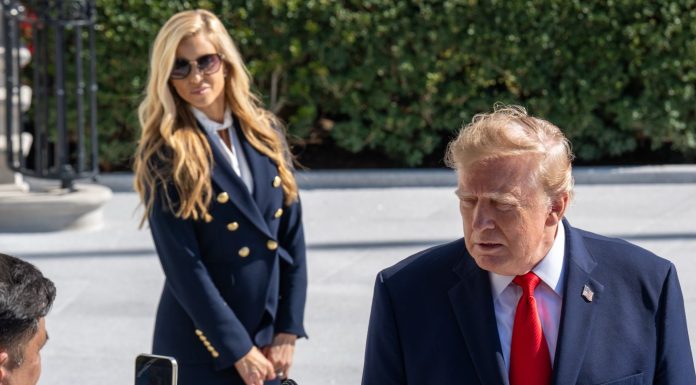 L’America scalpita per votare, mentre si annuncia il peggio di Trump