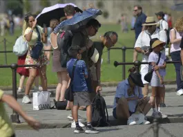 Report Demoskopika, il caldo eccessivo costa fino a 3,7 milioni di pernottamenti in meno