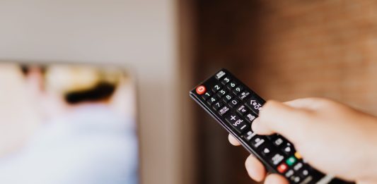 Studio Omnicom, sempre più uomini guardano di nascosto soap turche e fiction