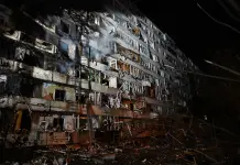 Nuovo attacco russo in Ucraina, tre morti e sei feriti a Kropyvnytskyi. Zelensky “Riprenderemo a colpire le raffinerie di Mosca”