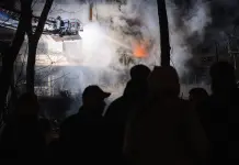 Nuova notte di raid russi in Ucraina, 4 morti e 11 feriti. Zelensky “Anche l’Italia vittima della guerra ibrida di Putin”