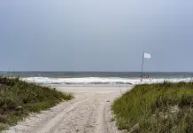 Usa, l’uragano Isaia raggiunge le coste della Florida: venti a 165 km/h, centinaia di migliaia di cittadini senza elettricità