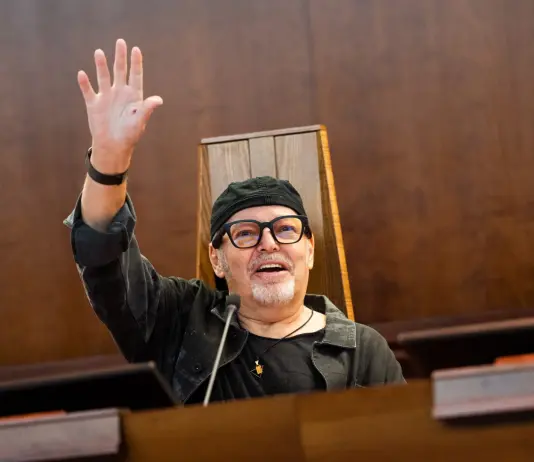 Salerno, laurea honoris causa in politica e comunicazione per Vasco Rossi: “La musica non dà istruzioni, ma può farci sentire meno soli”